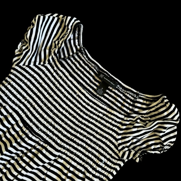 Black-White Stripe Babydoll Blouse Sz M - Picture 10 of 12